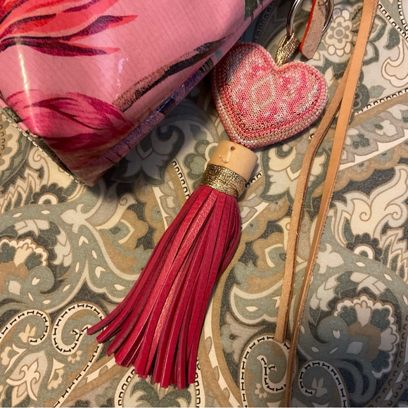 New Rare Consuela Downtown Pink Flamingo Crossbody with Heart Natasha Charm - Picture 10 of 14